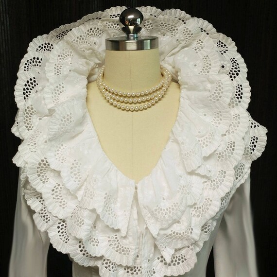 Vintage Very Feminine 3 Tier Embroidered Ruffled … - image 3