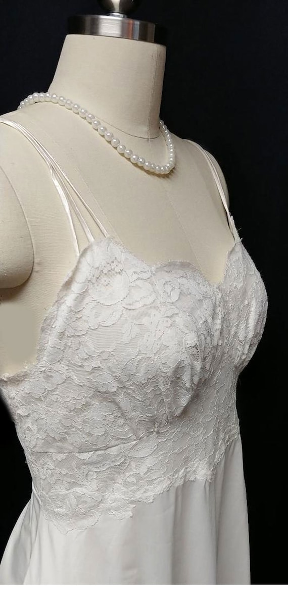 Vintage Vanity Fair Bridal Exquisite Lace Nylon T… - image 5