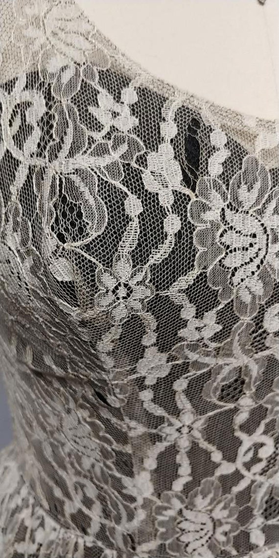 Vintage 1950s Black & Ivory Lace Voluminous Net P… - image 7