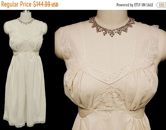 CLEARANCE SALE Vintage Mojud Nylon Tricot Nightgow