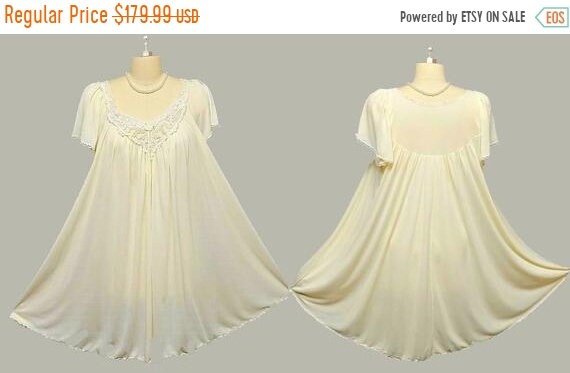 CLEARANCE SALE Vintage Miss Elaine Grand Sweep Ni