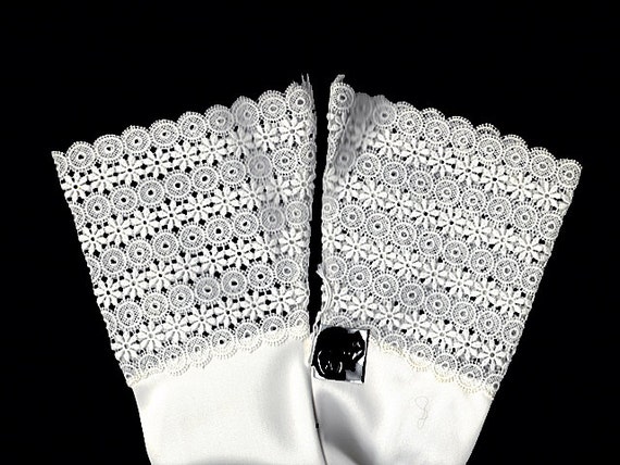 Vintage New 50s Early 60s Gloves Heavily Embroide… - image 3