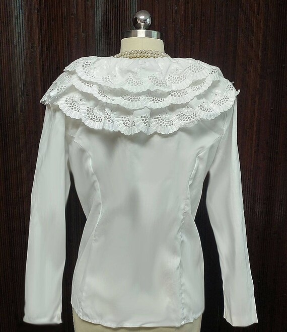 Vintage Very Feminine 3 Tier Embroidered Ruffled … - image 5