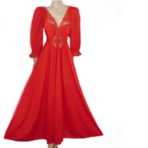 Vintage Olga Bodysilk Spandex Lace Grand Sweep Nightgown in Chili Pepper