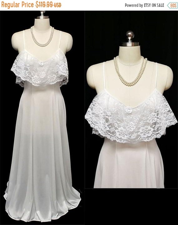 CLEARANCE SALE Vintage Exquisite Lace Ruffle Night