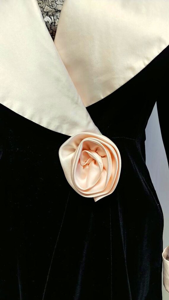Vintage Georgette Trabolsi Black Velvety Dressing… - image 5