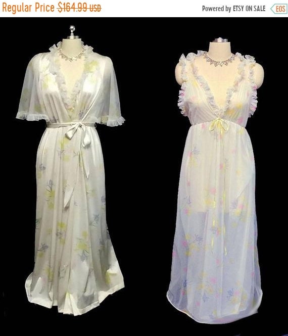 HOLIDAYSALE2020 Vintage White Ruffle Floral Peigno