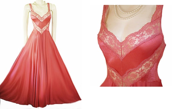 Vintage Olga Bodysilk Nightgown Spandex Lace Chevr