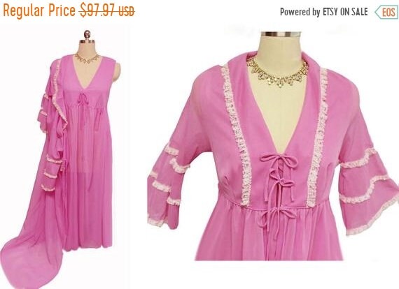 CLEARANCE SALE Vintage Lace Peignoir Nightgown Set