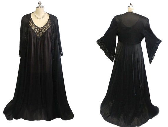Glamorous Vintage Black Lace Peignoir with Huge An