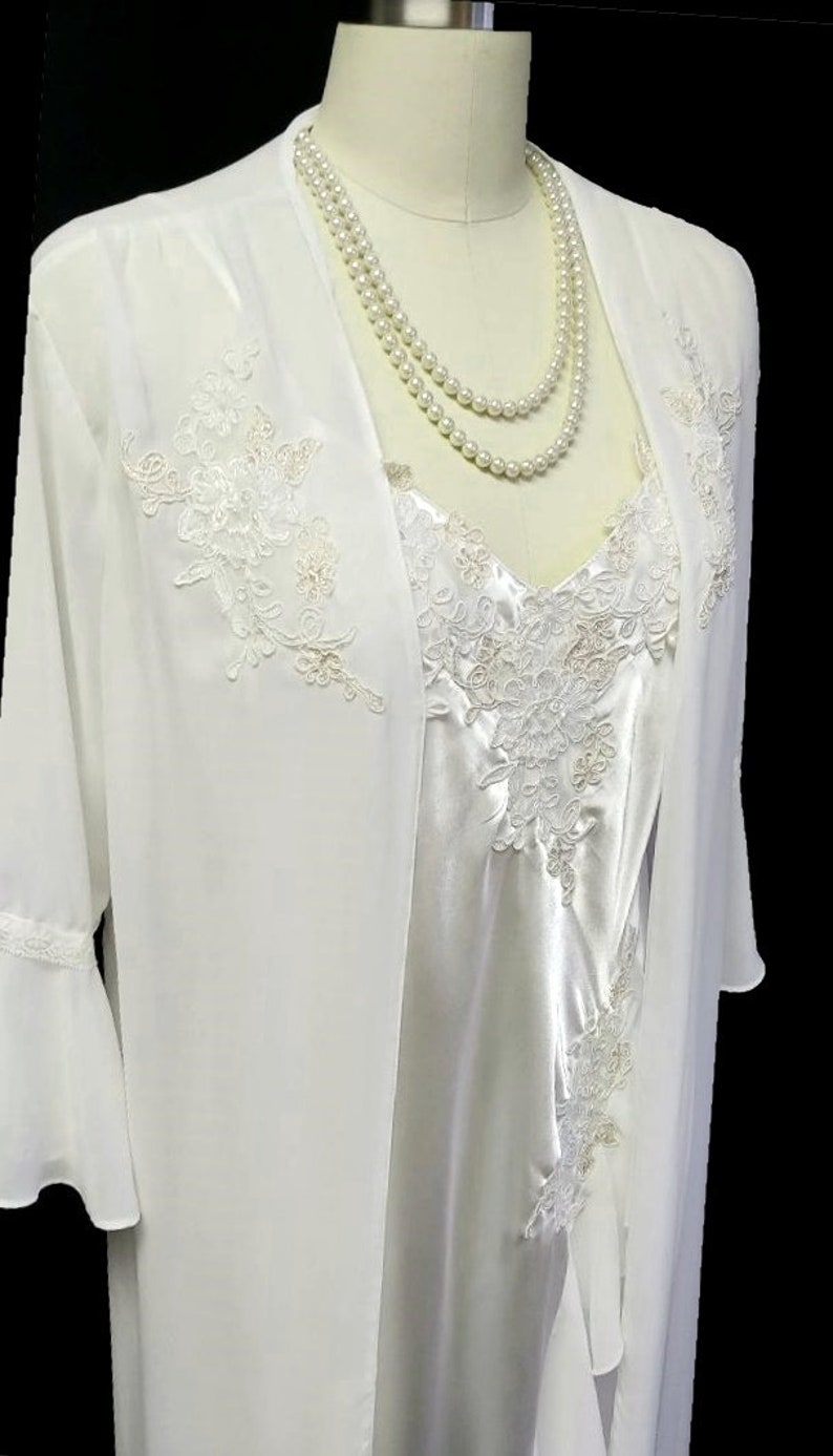 Vintage Luxurious Bridal Chantilly Lace Satin Peignoir Nightgown Set W ...