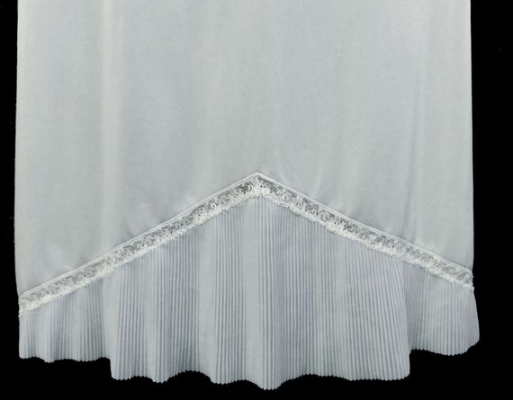 Vintage Vanity Fair Slip Lace Pleats Lace in Glac… - image 4