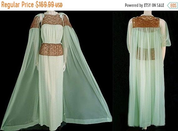 HOLIDAYSALE2020 Vintage Munsingwear Lace Satin Bow