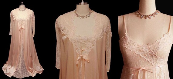 Gorgeous Vintage Glydons Lace & Applique Peignoir
