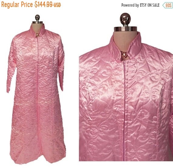 SALE - Vintage Fleischman Quilted Satin Robe in Pa