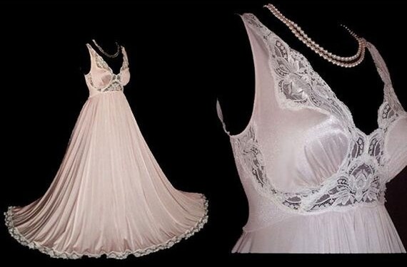 Vintage Olga Nightgown Designer Collection Nightgo