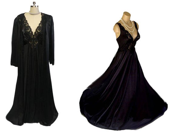 Sophisticated Vintage Olga Peignoir & Grand Sweep… - image 1