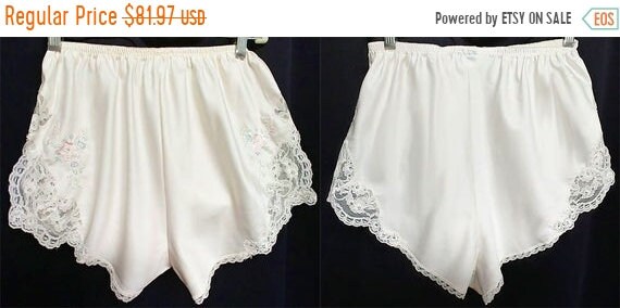 CLEARANCE SALE Gorgeous Vintage Sara Beth Bridal S