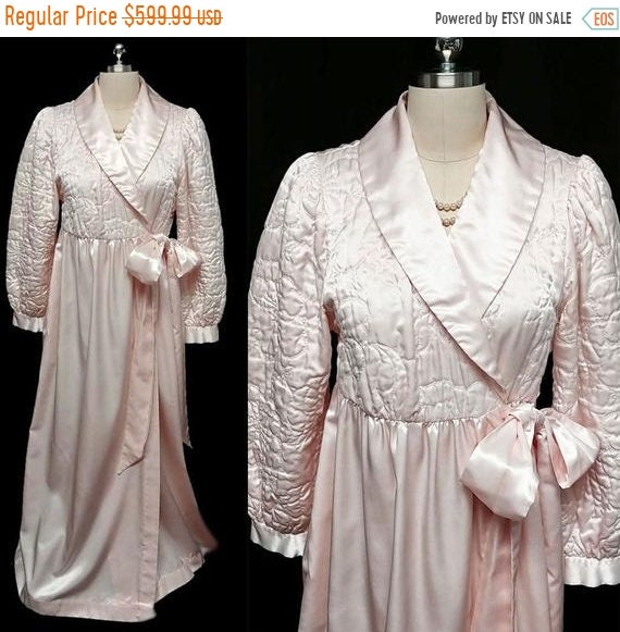 CLEARANCE SALE Glamorous Vintage Komar Quilted Gle