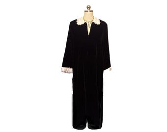 Vintage Eve Stillman Black Velour Robe, White Lace Collar - 1960s/70s