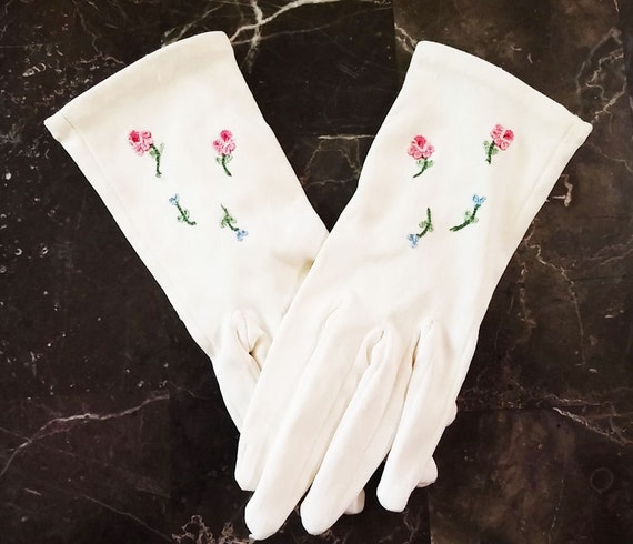 Vintage 50s 60s Childs Embroidered Roses Gloves 50