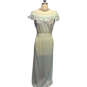 Vintage 1950s 1960s Edwards Lingerie Lace Nightgown in Creme De Mint