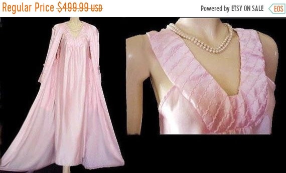 HOLIDAYSALE2020 Vintage Valentino Pink Satin Baske