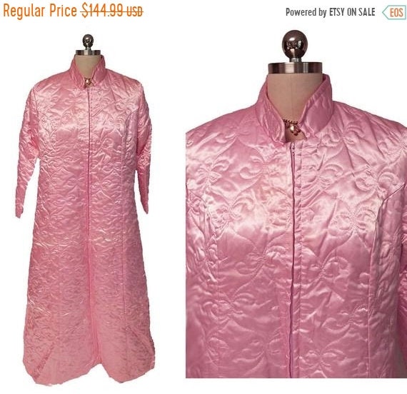 CLEARANCE SALE Vintage Fleischman Quilted Satin Ro
