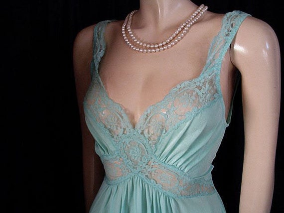 Beautiful Vintage Olga Bodysilk Nightgown Spandex… - image 4