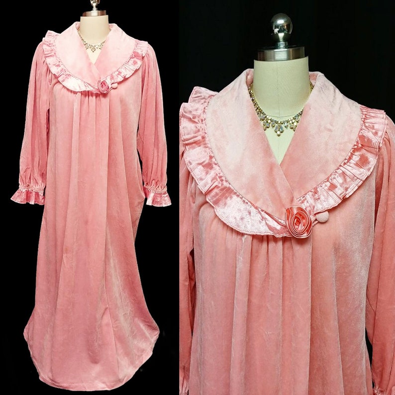 Vintage Gilligan OMalley Pink Velour Dressing Gown Lounger Robe Satin Rose designer robe pink velour robe zip up glamour robe