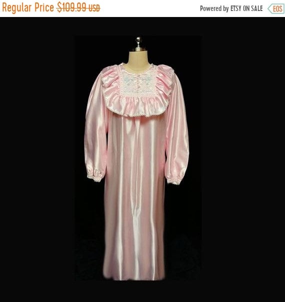 HOLIDAYSALE2020 Vintage Victorian Look Pink Satin