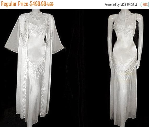 HOLIDAYSALE2020 Vintage Bridal Trousseau Ivory Sat