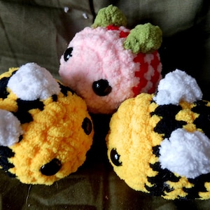 Handmade crochet bees
