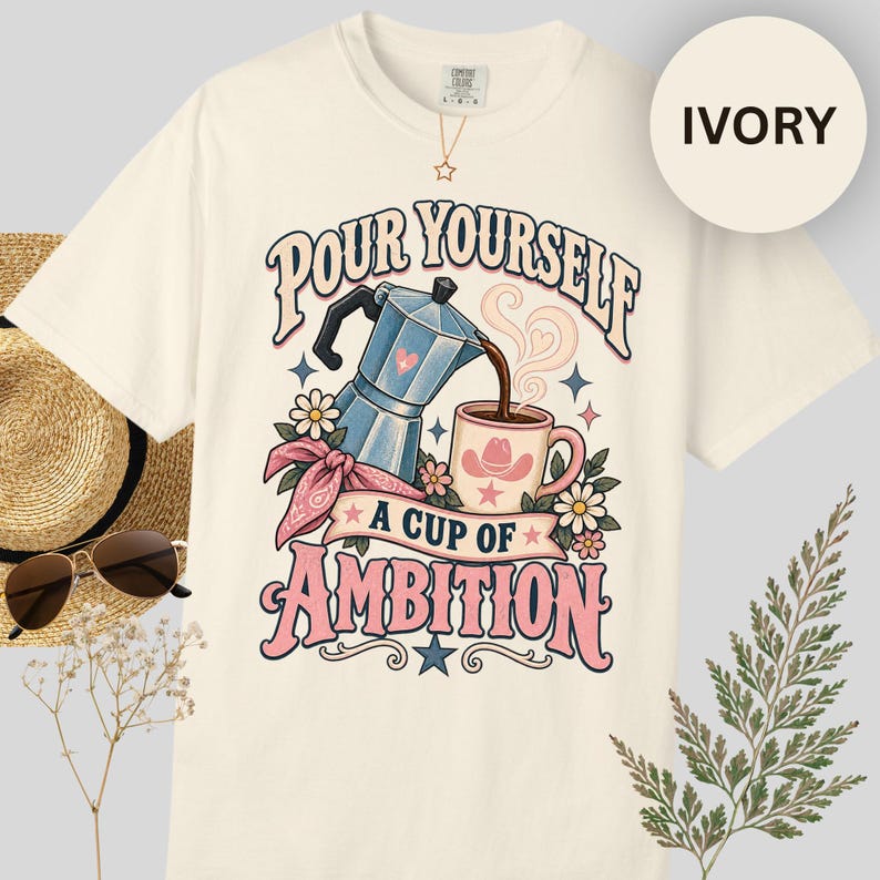 Camiseta de Dolly Parton, camiseta con estampado de café "Cup of Ambition" para fans de la música country, camiseta retro con estampado de vaquera, regalo inspirado en la canción "9 to 5" para ella. imagen 7