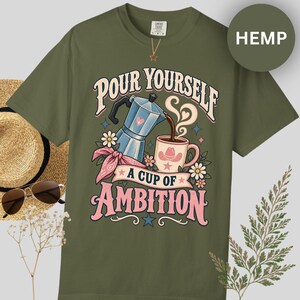 Camiseta de Dolly Parton, camiseta con estampado de café "Cup of Ambition" para fans de la música country, camiseta retro con estampado de vaquera, regalo inspirado en la canción "9 to 5" para ella. imagen 11