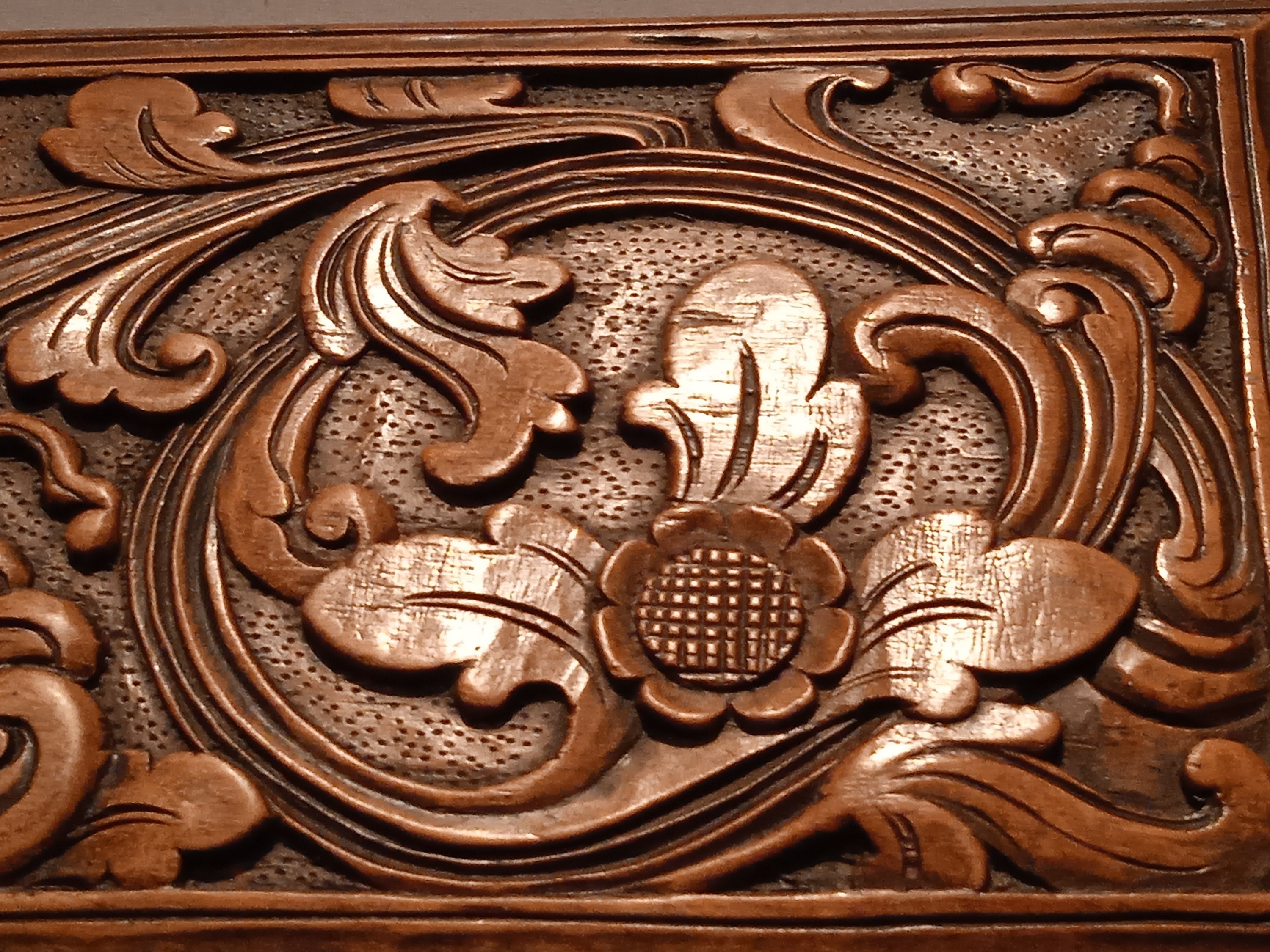 Amazing Balinese Wooden Box Art Deco, Bali Carving