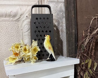 Vintage Yellow Canary Bird / Vintage Bird / Made in Japan / Bird Decoration / Pie Bird / Bird Figurine /