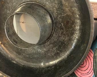 Vintage Baking Pan / Small Bundt Cake Pan / Country Kitchen / Bakery Prop