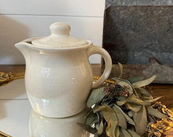 Vintage Tea Coffee Pitcher WITH Lid / Creamy White Pitcher / Country Home Decoration