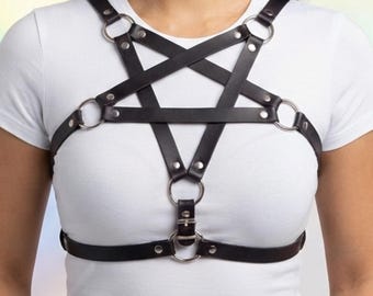 Gothic-Brustgurt aus veganem Leder mit Pentagramm, schwarzes Punk-Accessoire