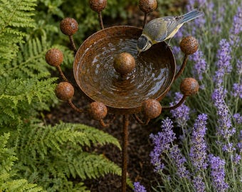 Rustikaler Vogelbad-Pfahl aus Metall, dekorative Gartentränke, Gartendekoration