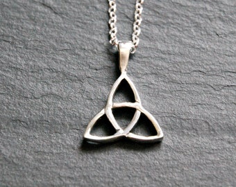 Collier noeud de la trinité en argent, pendentif noeud en argent sterling, symbole triquetra, pendentif celtique, noeud d'amour, bijoux irlandais, protection d'honneur d'amour