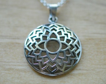 Ciondolo Mandala Fiore Filigrana Argento 925 – Collana 22 Pollici Uomo/Donna