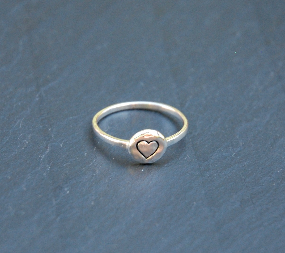 Thin heart ring discount