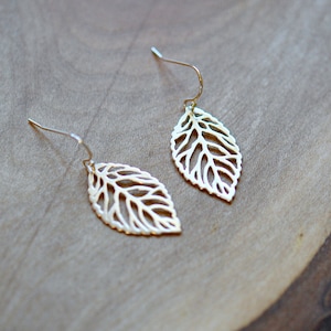 Sterling silver leaf earrings, 925 silver, nature inspired, birthday gift for her, botanical jewelry, leaf jewelry, simple dangle earrings