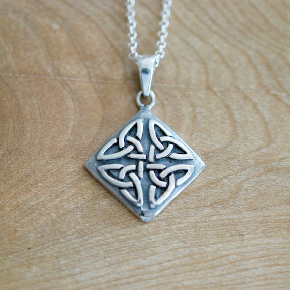 Sterling silver celtic knot necklace