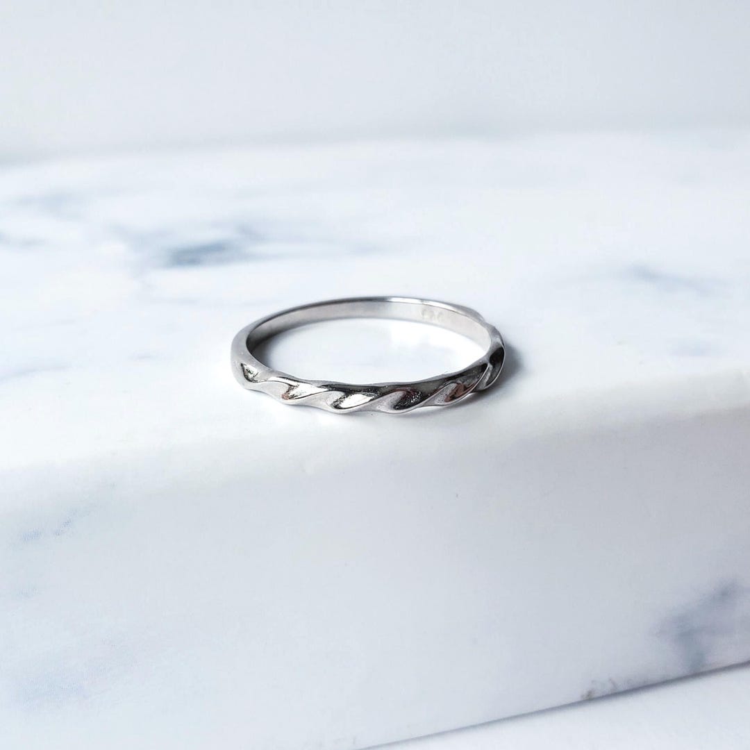 Mobius Ring Stack Sterling Silver Twist Ring, Stacking Mobius Band - Etsy