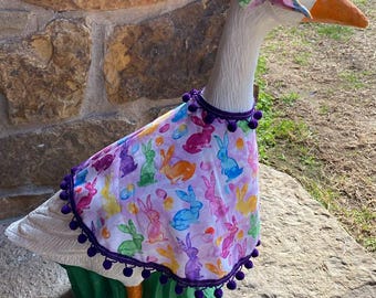 Traje de conejito de Pascua para ganso: vestido y gorro con ribete de pompones de acuarela, para gansos de 58 a 63 cm.