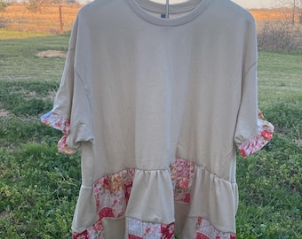 Camiseta unisex con volantes y patchwork, talla XL.