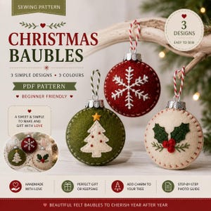Può includere: Un cartamodello PDF per palline di Natale con tre ornamenti in feltro: una rossa con un fiocco di neve bianco, una verde con un albero di Natale bianco e una color crema con foglie di agrifoglio e bacche rosse, con cordini rosso e bianco.